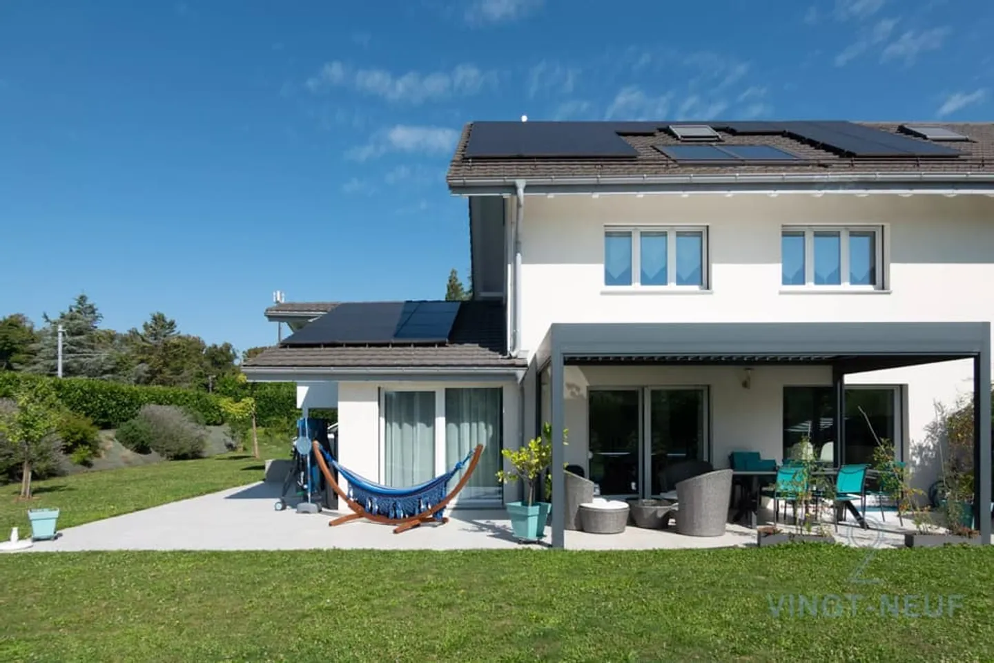 Esclusività - Incantevole casa bifamiliare, 6 locali con giardino - Foto 1 di 4
