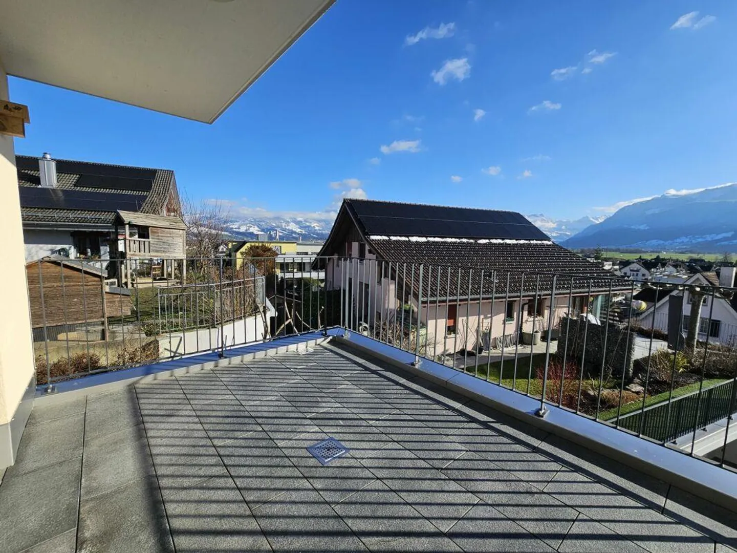 Appartement en duplex exclusif de 5,5 pièces dans un emplacement sud dégagé... - Photo 18 sur 20