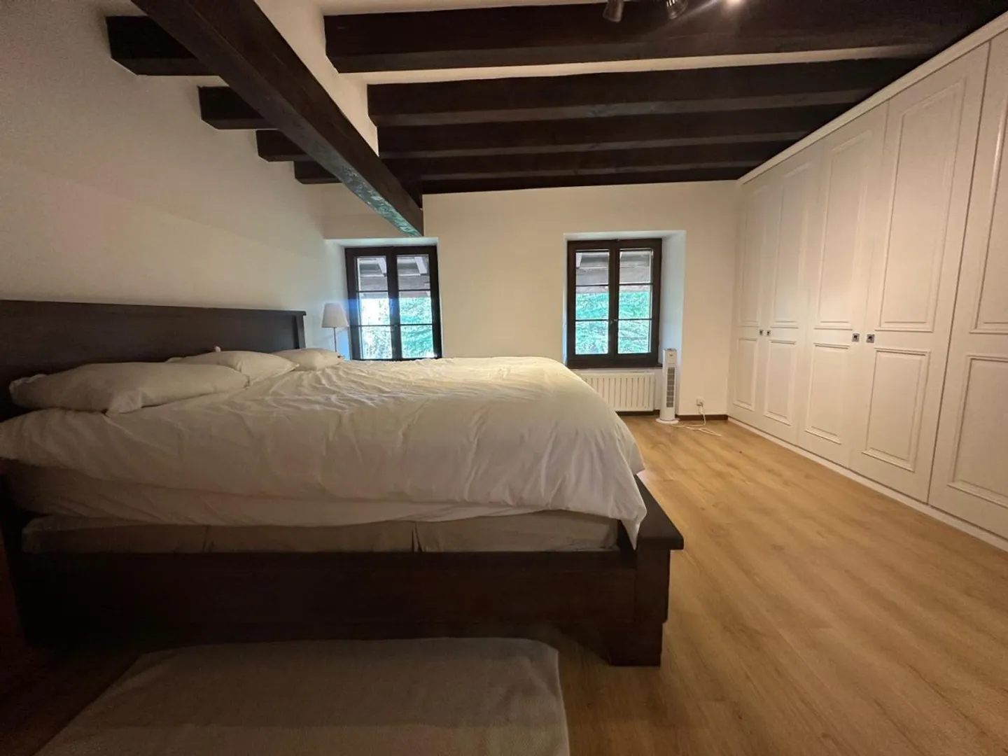 Prächtiges Einfamilienhaus / 5 Schlafzimmer / 3 Badezimmer / Garten - Foto 10 von 13