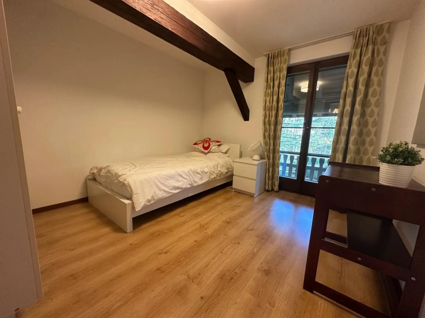 Prächtiges Einfamilienhaus / 5 Schlafzimmer / 3 Badezimmer / Garten - Foto 13 von 13