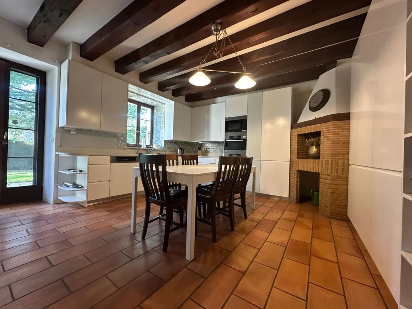 Prächtiges Einfamilienhaus / 5 Schlafzimmer / 3 Badezimmer / Garten - Foto 7 von 13