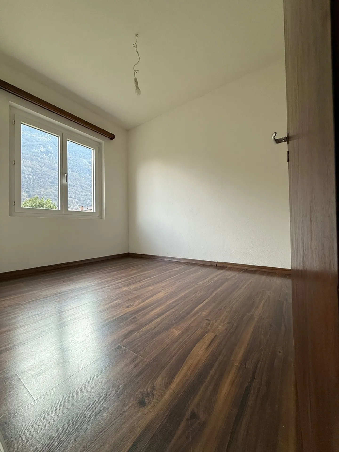 Elegant detached house with 4.5 rooms and mountain views in Pollegio - Photo 5 of 13