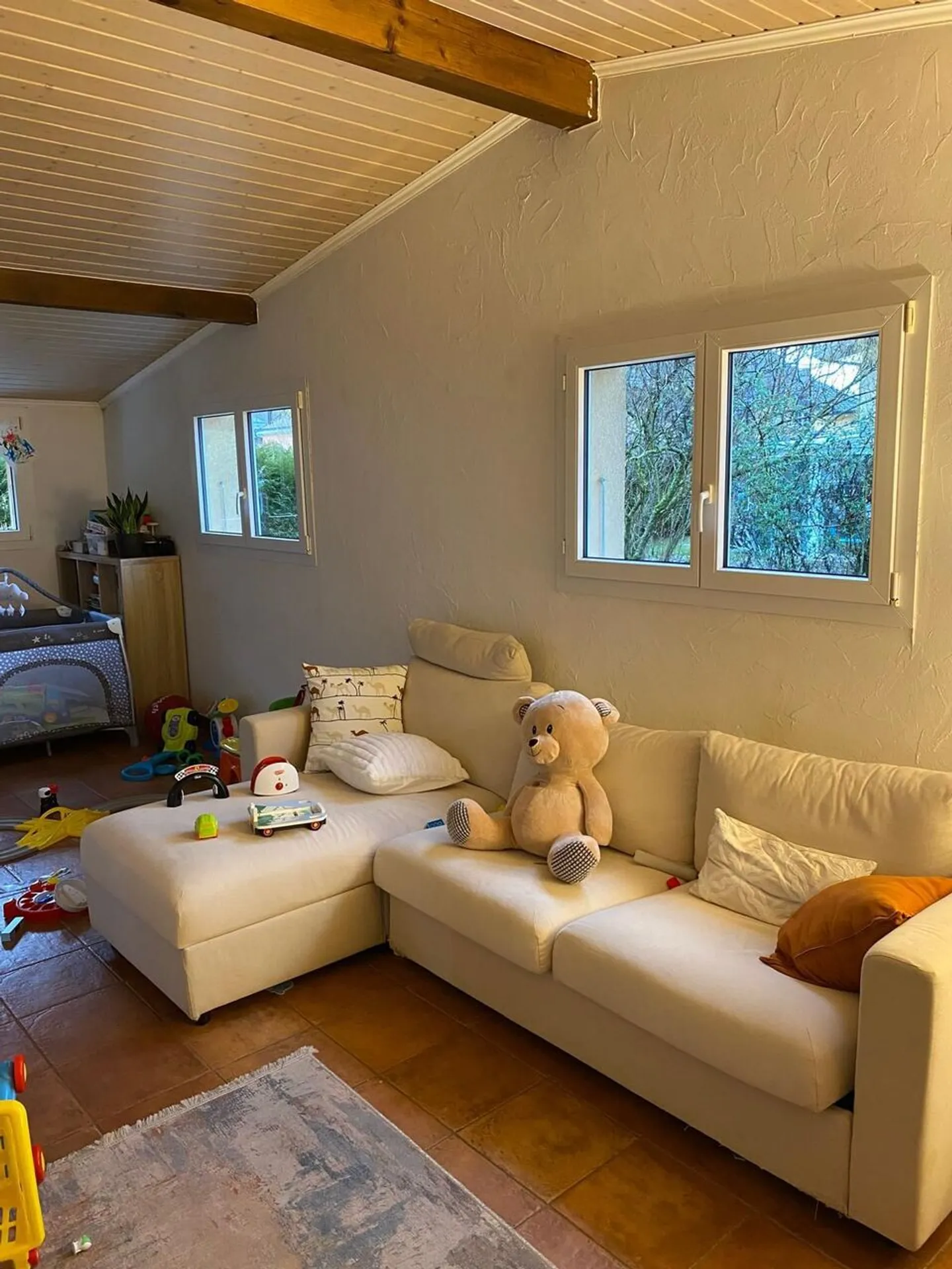 Grande casa con 2 appartamenti con 3,5 stanze su 672 m2 - Foto 27 di 32