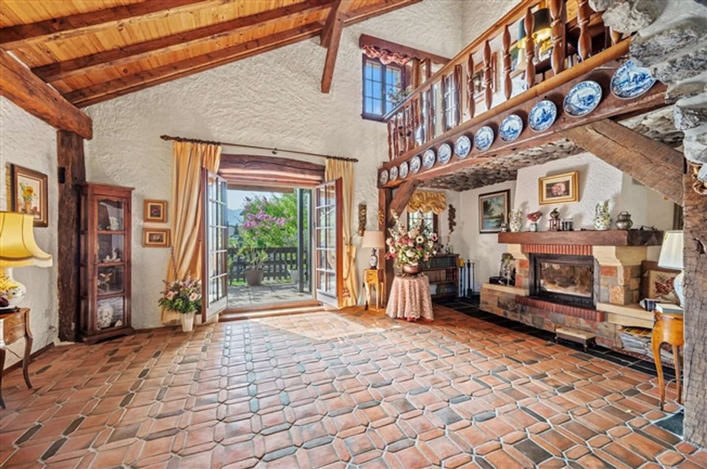 Large single-family house in Vionnaz - more than 220 m² - Photo 2 of 18