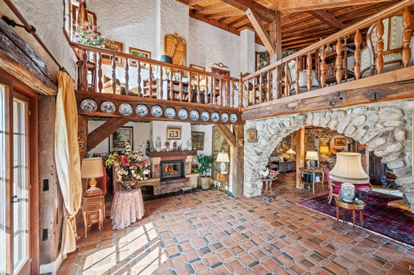 Large single-family house in Vionnaz - more than 220 m² - Photo 4 of 18