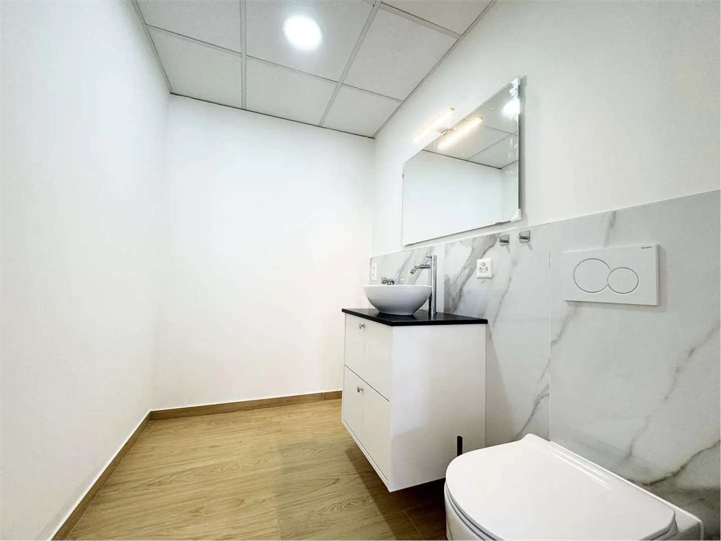 Appartamento 3.5 locali nel centro di Lugano con vista parziale sul lago - Foto 5 di 5