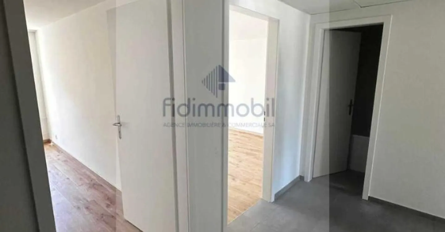 Appartement Rénové dans Quartier Calme - Photo 2 sur 9