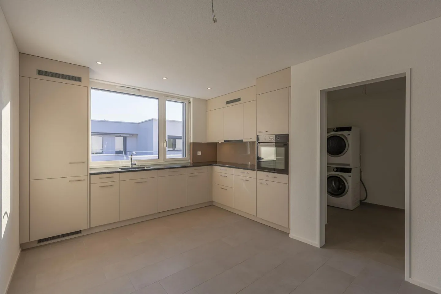 Modern Penthouse Apartment with Sun Terrace - Photo 3 of 10