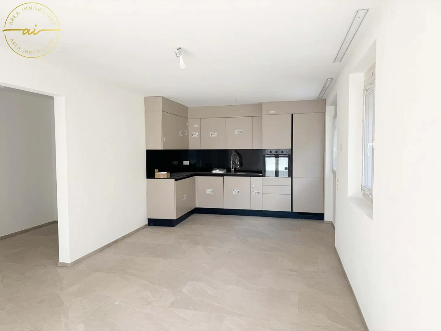 MODERN 4.5 ROOMS NEW BUILDING WITH TERRACE - Photo 2 of 10