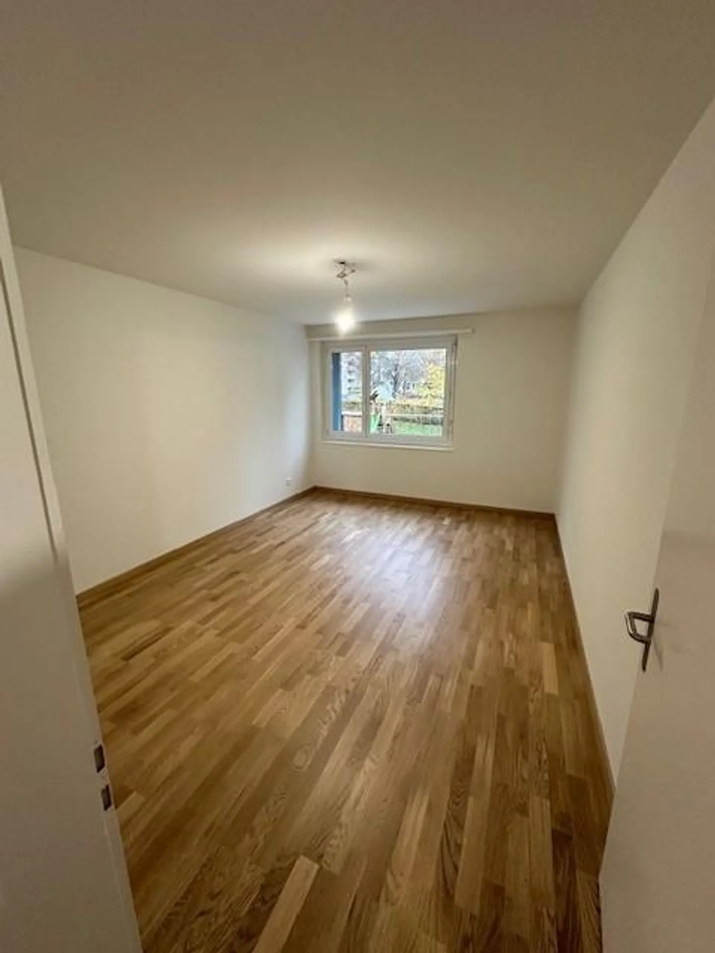 Appartement lumineux et spacieux de 2.5 pièces au cœur de Zurich Seebach - Photo 2 sur 9