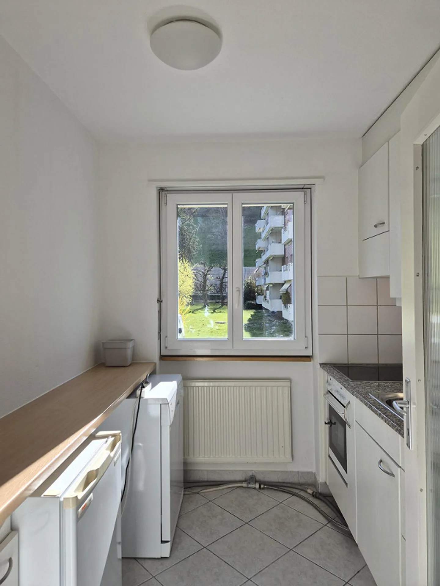 Bright Room in Student Shared Flat: 15' from Bern Train Station - Photo 7 of 8