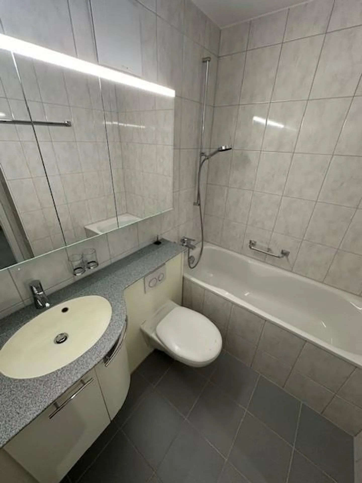 Appartement lumineux et spacieux de 2.5 pièces au cœur de Zurich Seebach - Photo 7 sur 9
