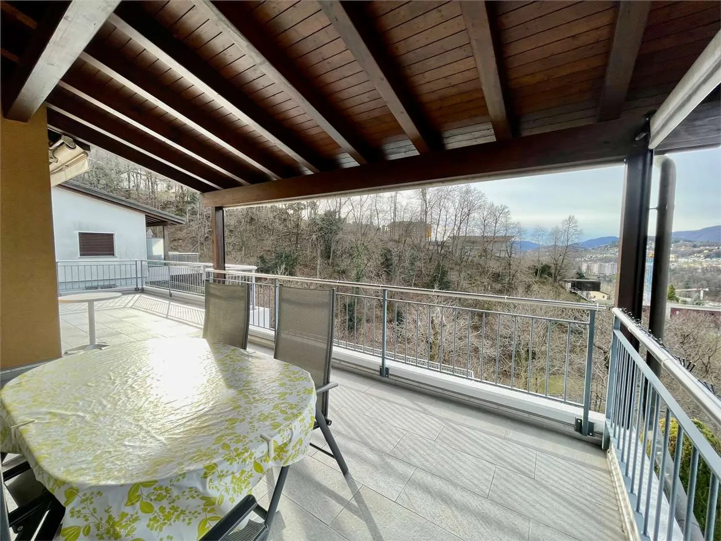 Villa with two residential units, pool and panoramic view - Cadro - Photo 5 of 13