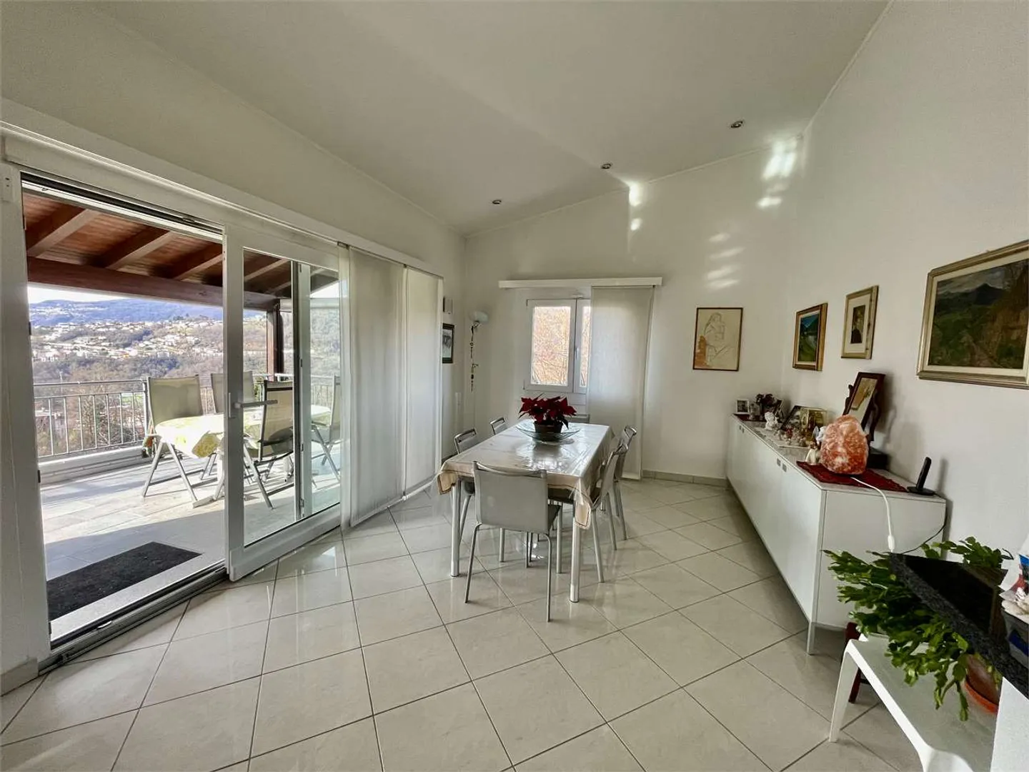 Villa with two residential units, pool and panoramic view - Cadro - Photo 7 of 13