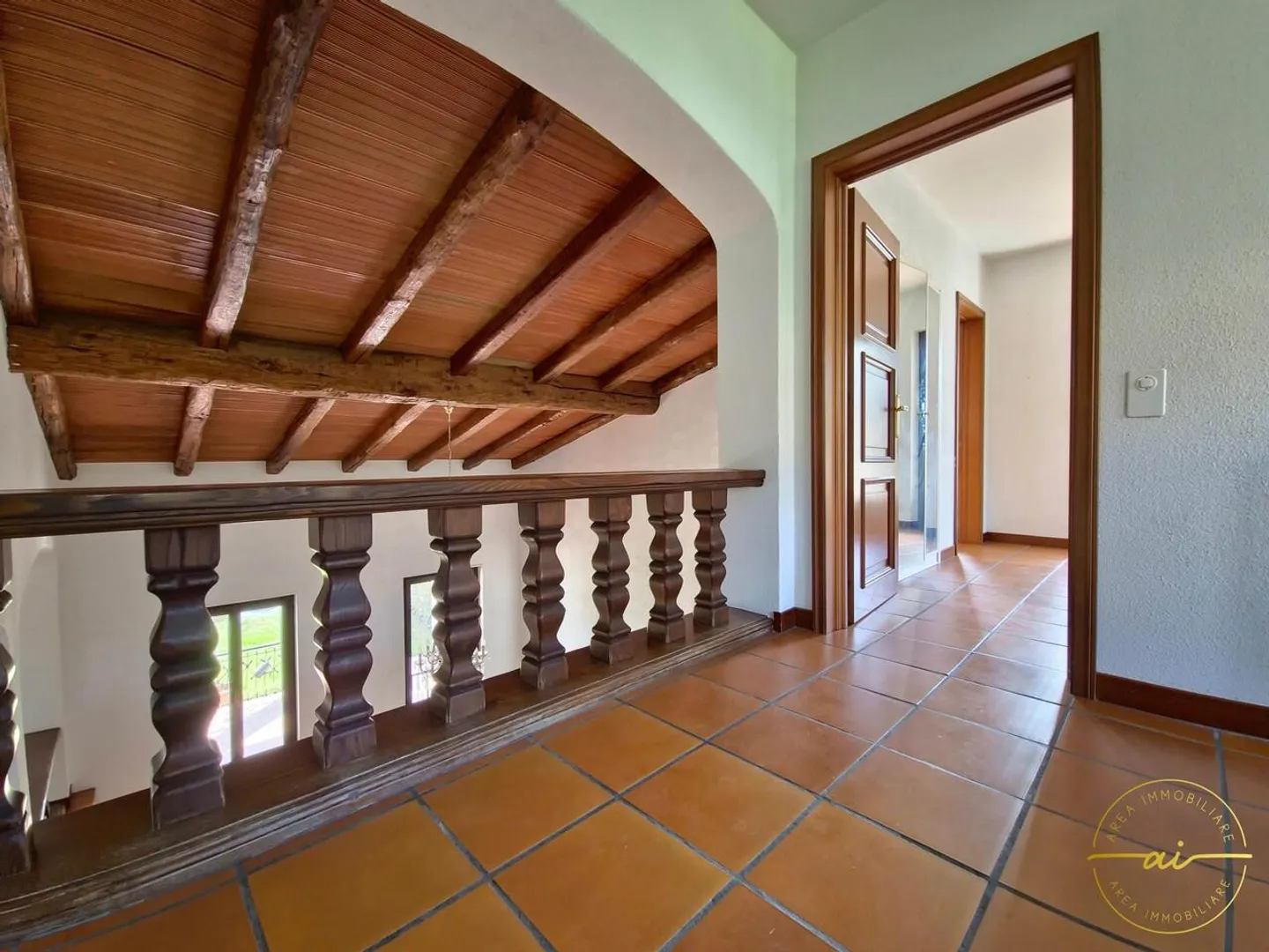 PRESTIGIOSA VILLA MEDITERRANEA CON GIARDINO E VISTA APERTA - Foto 9 di 13