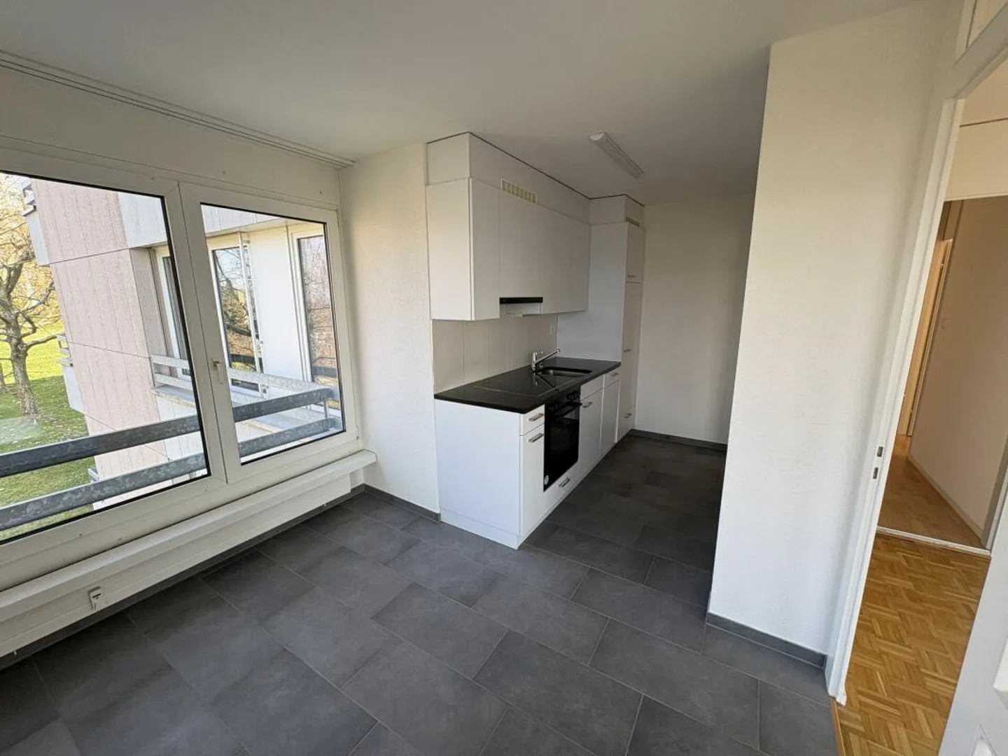 3.5 Zimmer-Wohnung mit traumhafter Aussicht - Photo 2 of 9