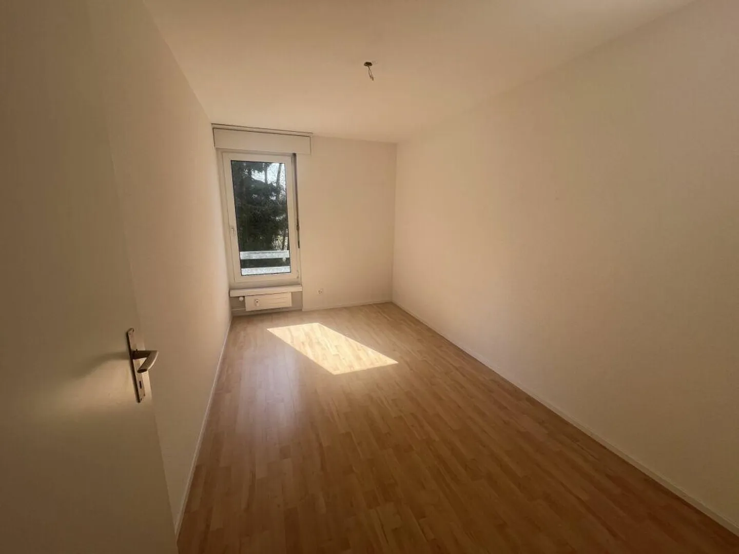 3.5 Zimmer-Wohnung mit traumhafter Aussicht - Photo 8 of 9