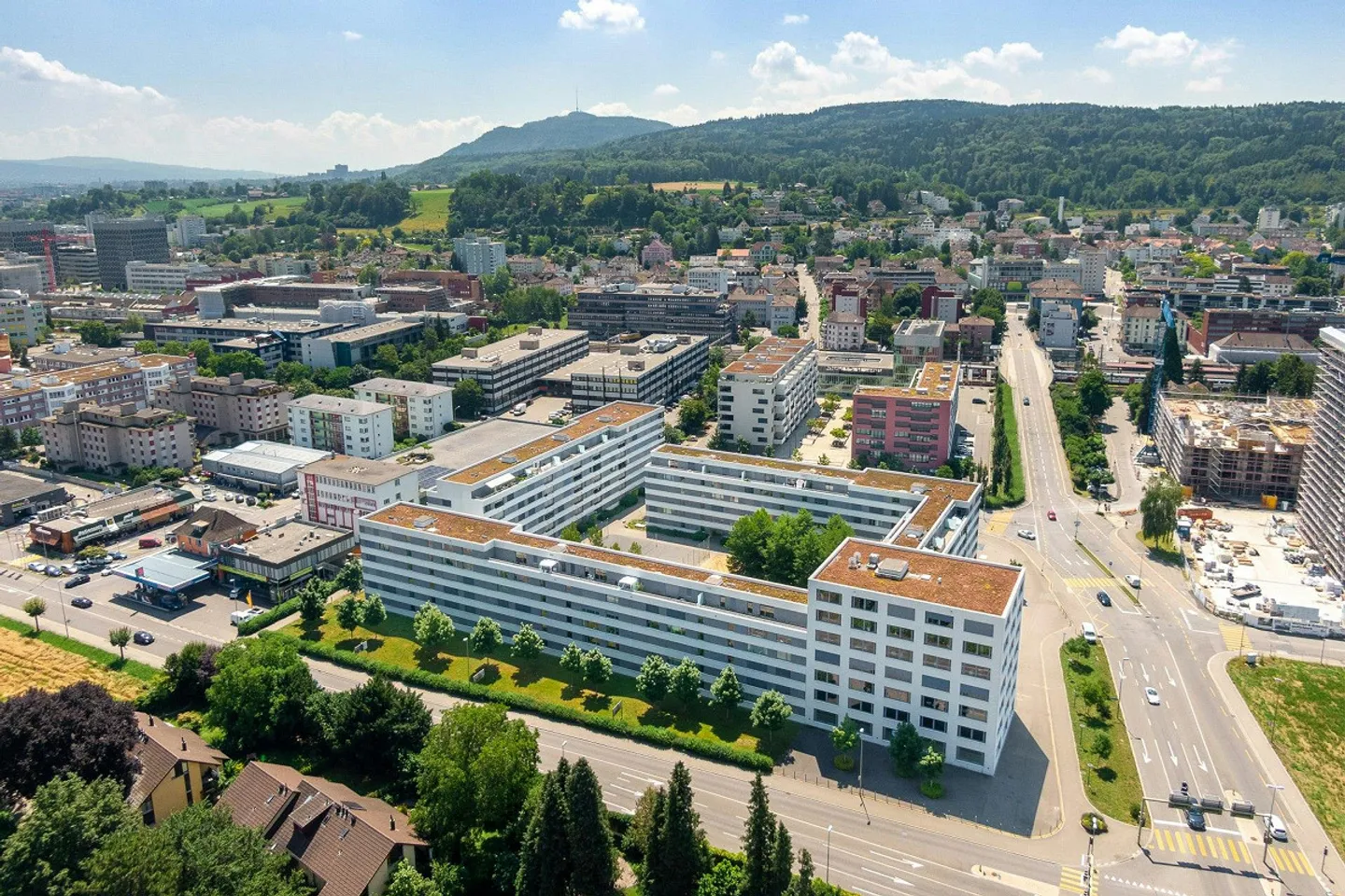 Cosmos Schlieren - Your new business address in a prime location - Photo 1 of 9