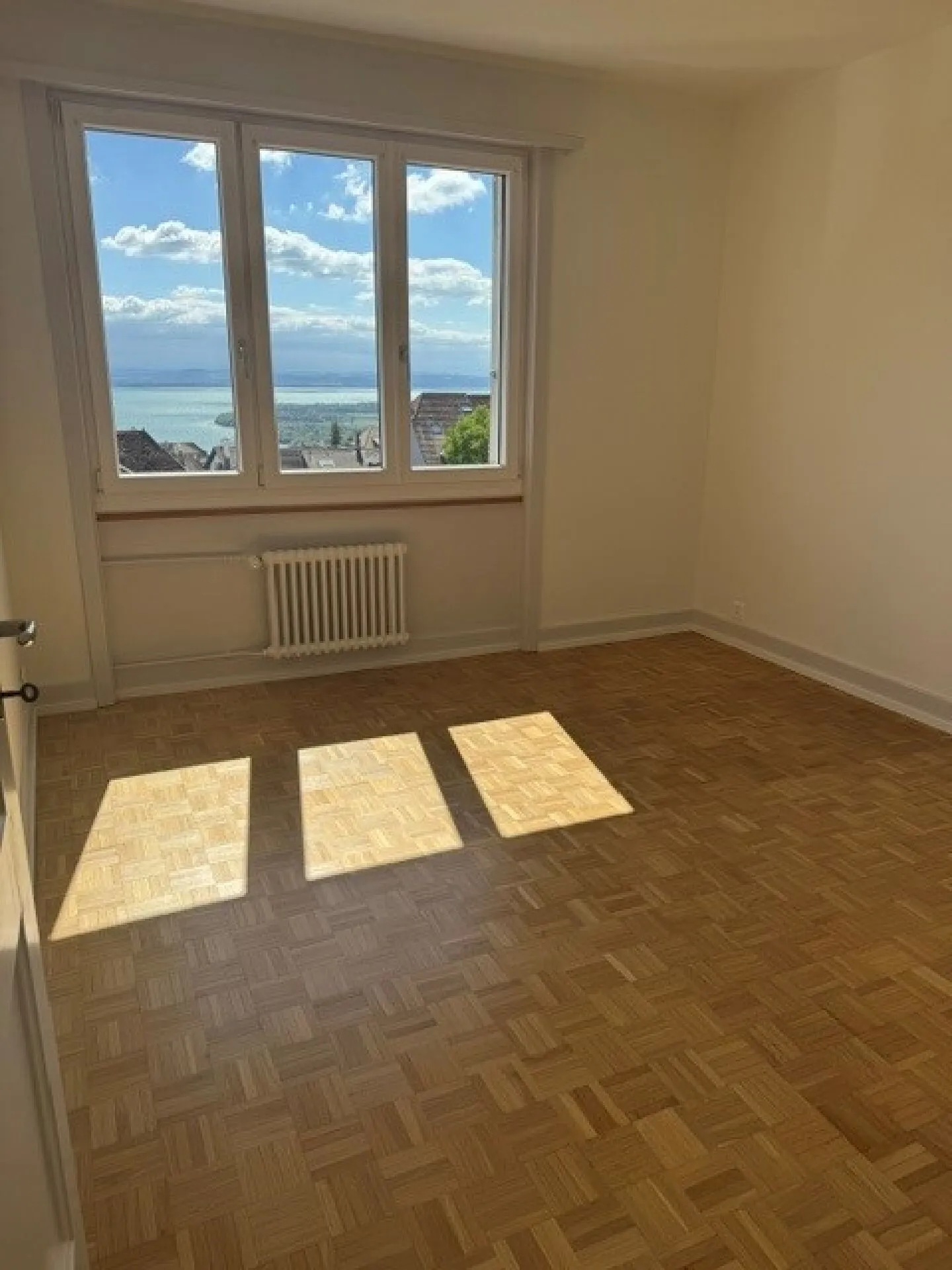 Fully renovated 2-room apartment - Photo 5 of 7