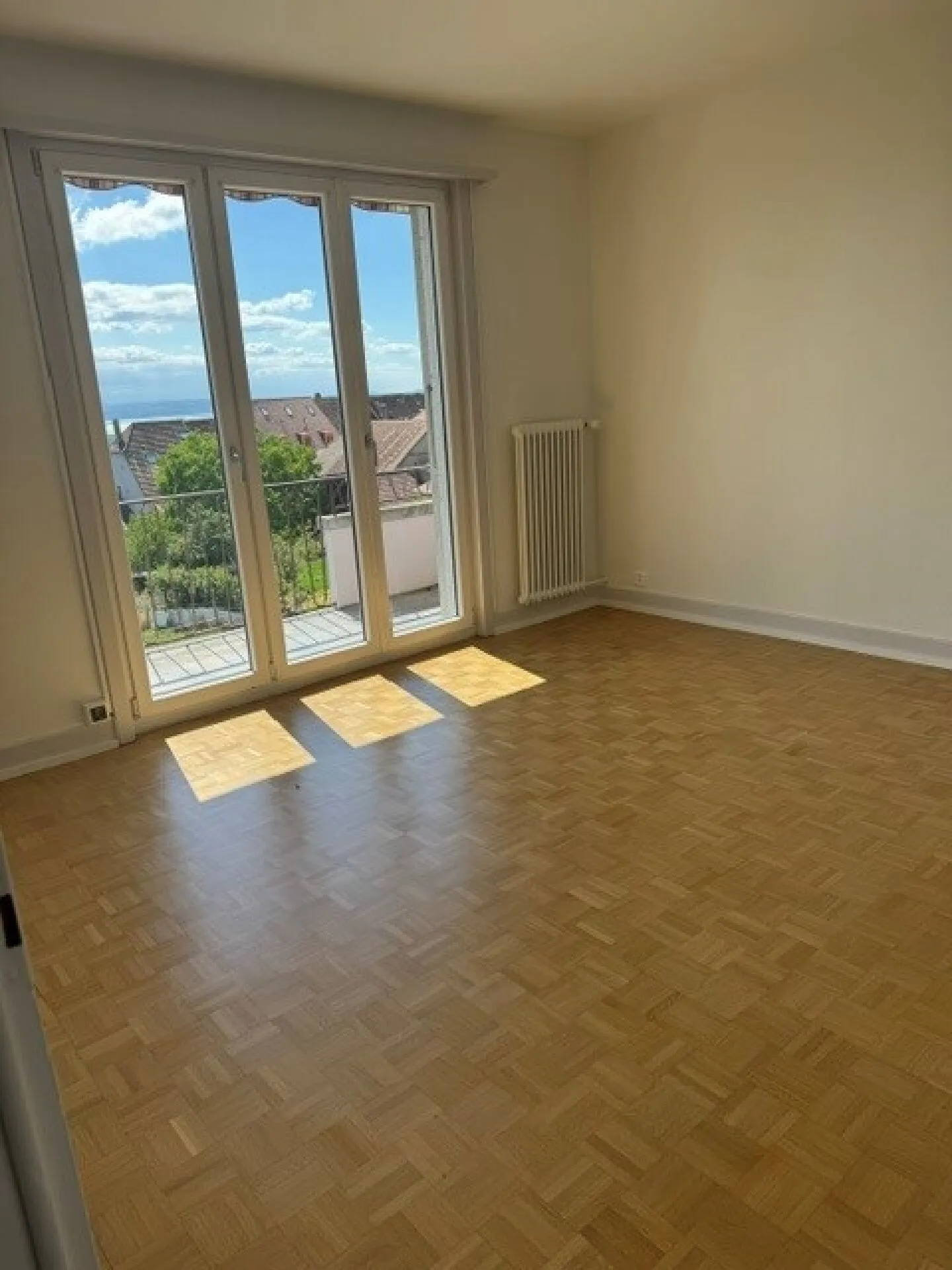 Fully renovated 2-room apartment - Photo 6 of 7