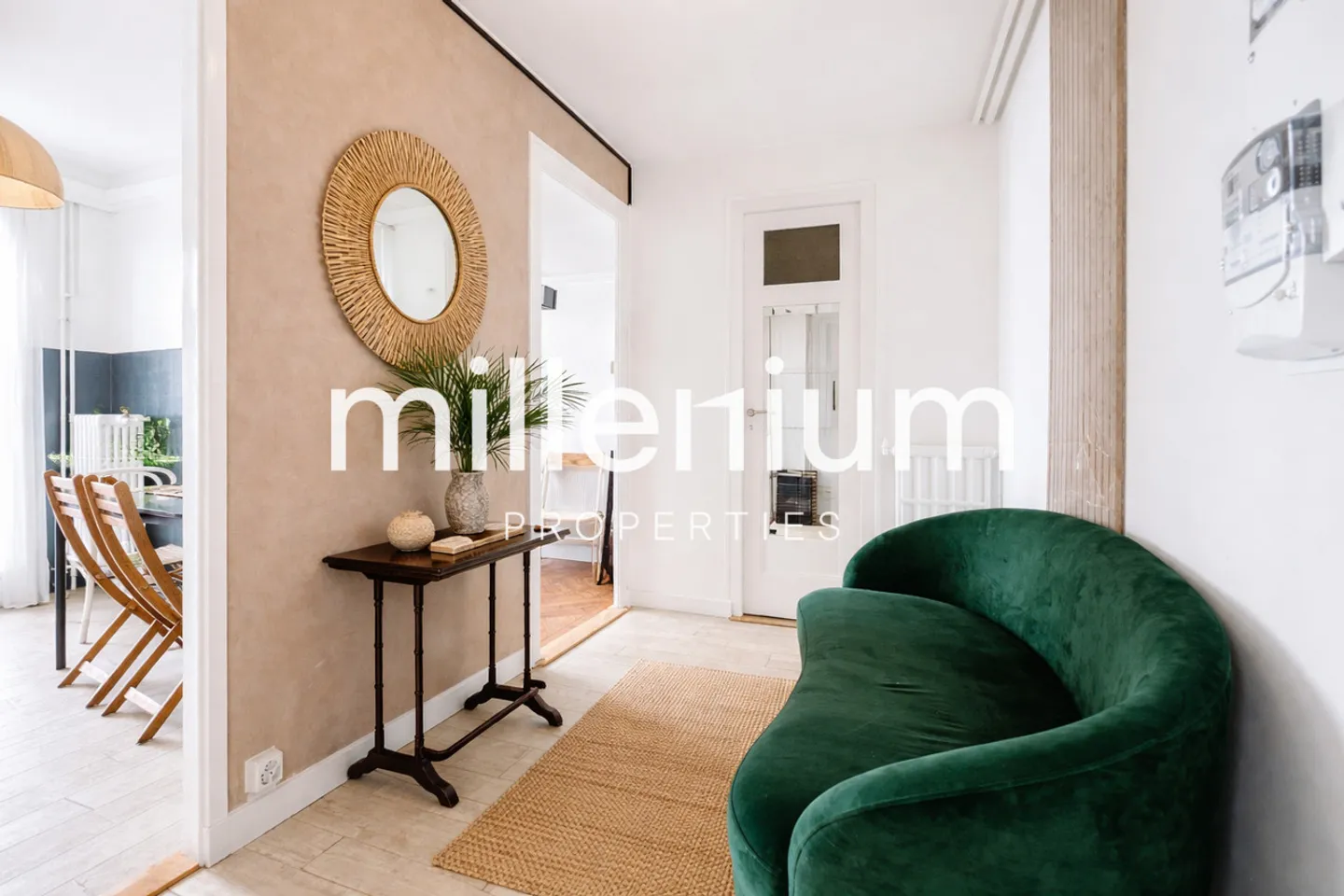 Apartment with balcony close to the lake - Photo 5 of 7