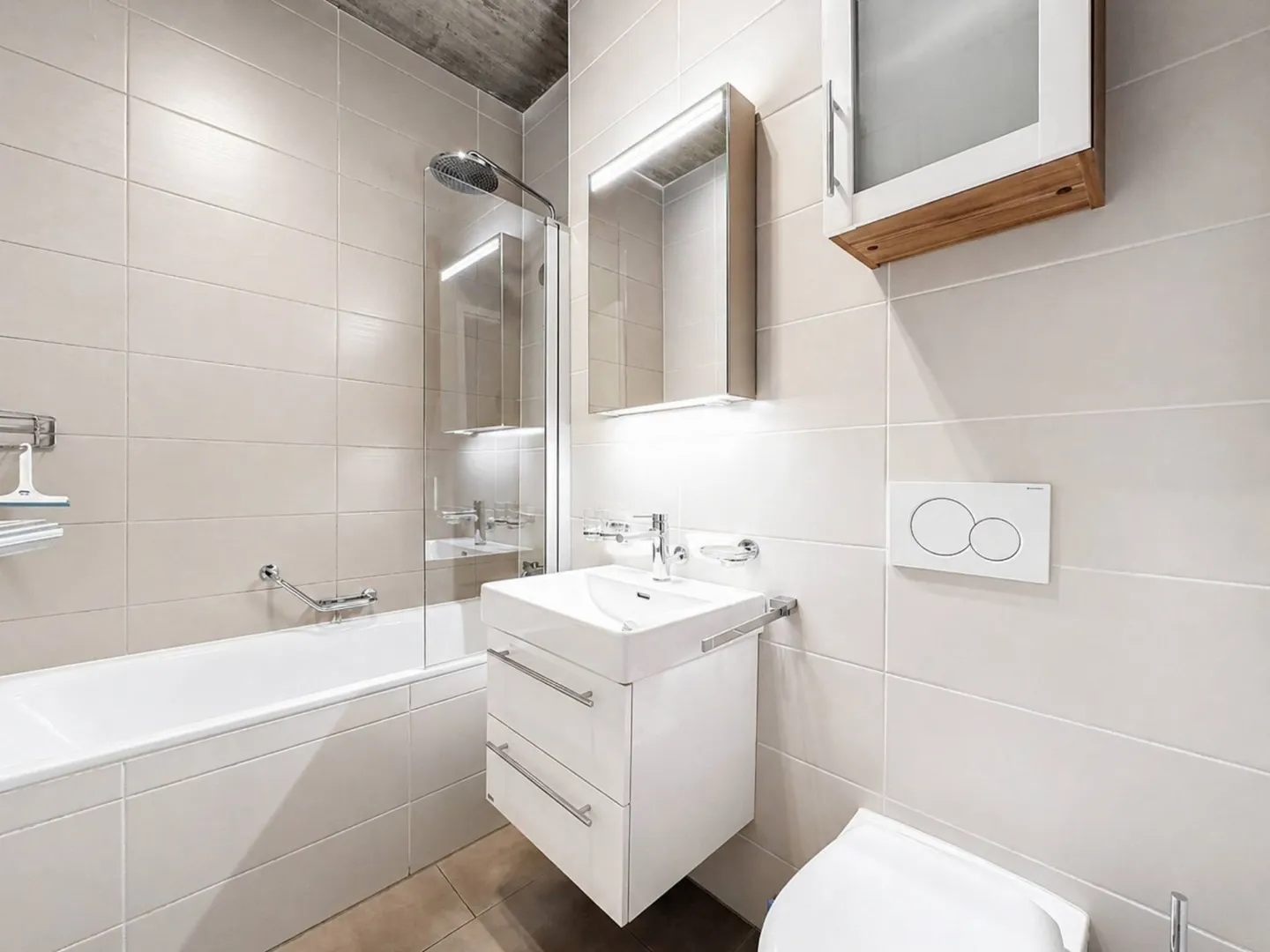 Luxus Appartement mit Seeblick - Foto 7 von 8