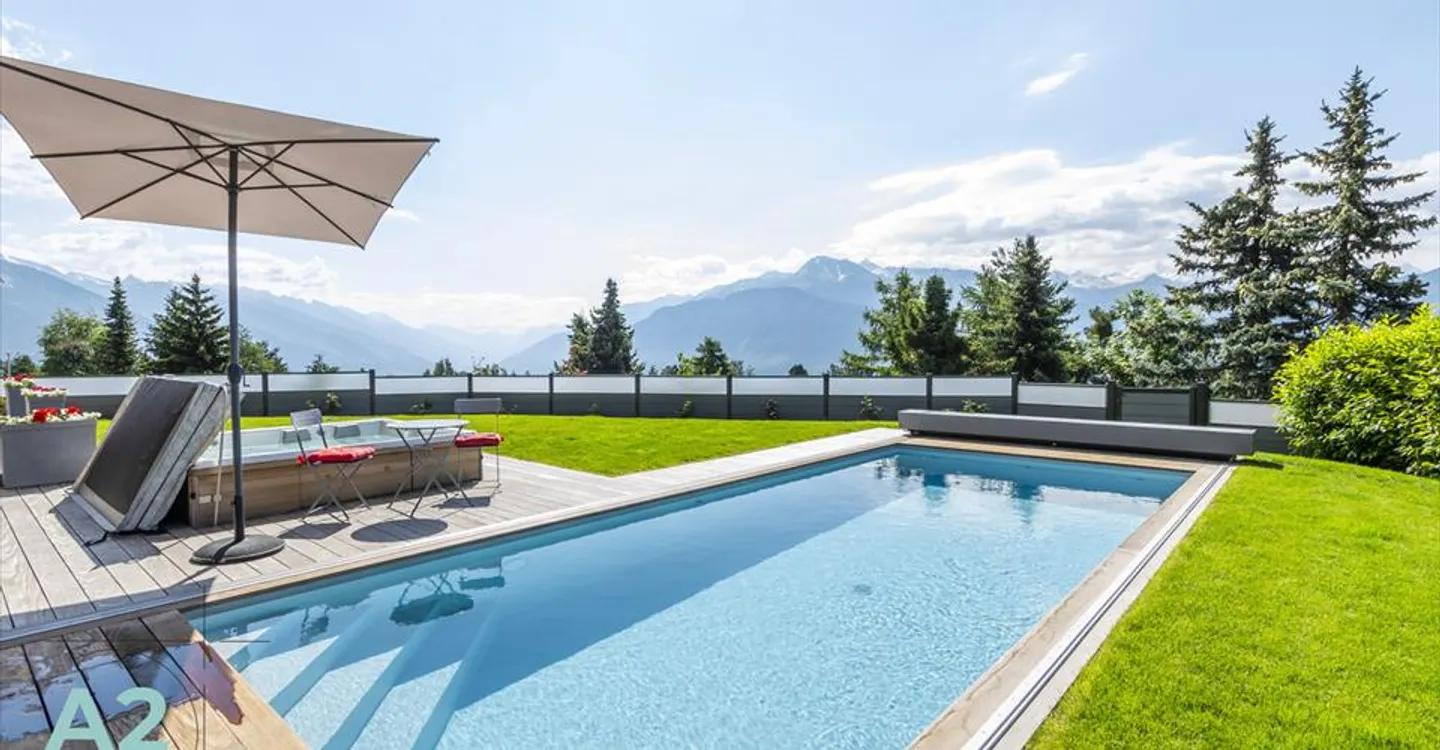 LUXURY CHALET WITH 6.5 ROOMS, OUTDOOR POOL AND JACUZZI - Photo 2 of 13