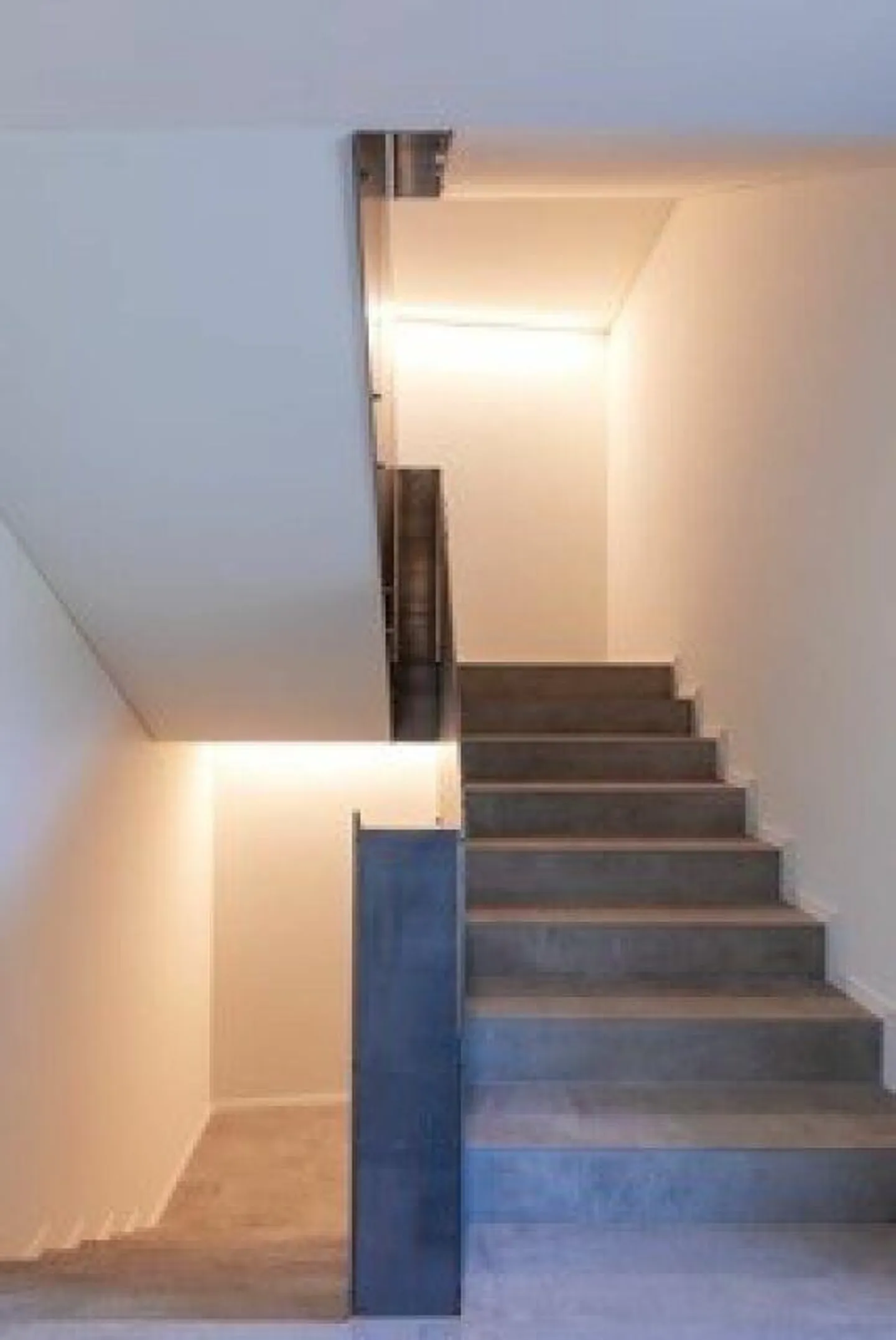 MAGLIASO · PENTHOUSE APARTMENT WITH LARGE TERRACES · MODERN ELEGANCE - Photo 8 of 11