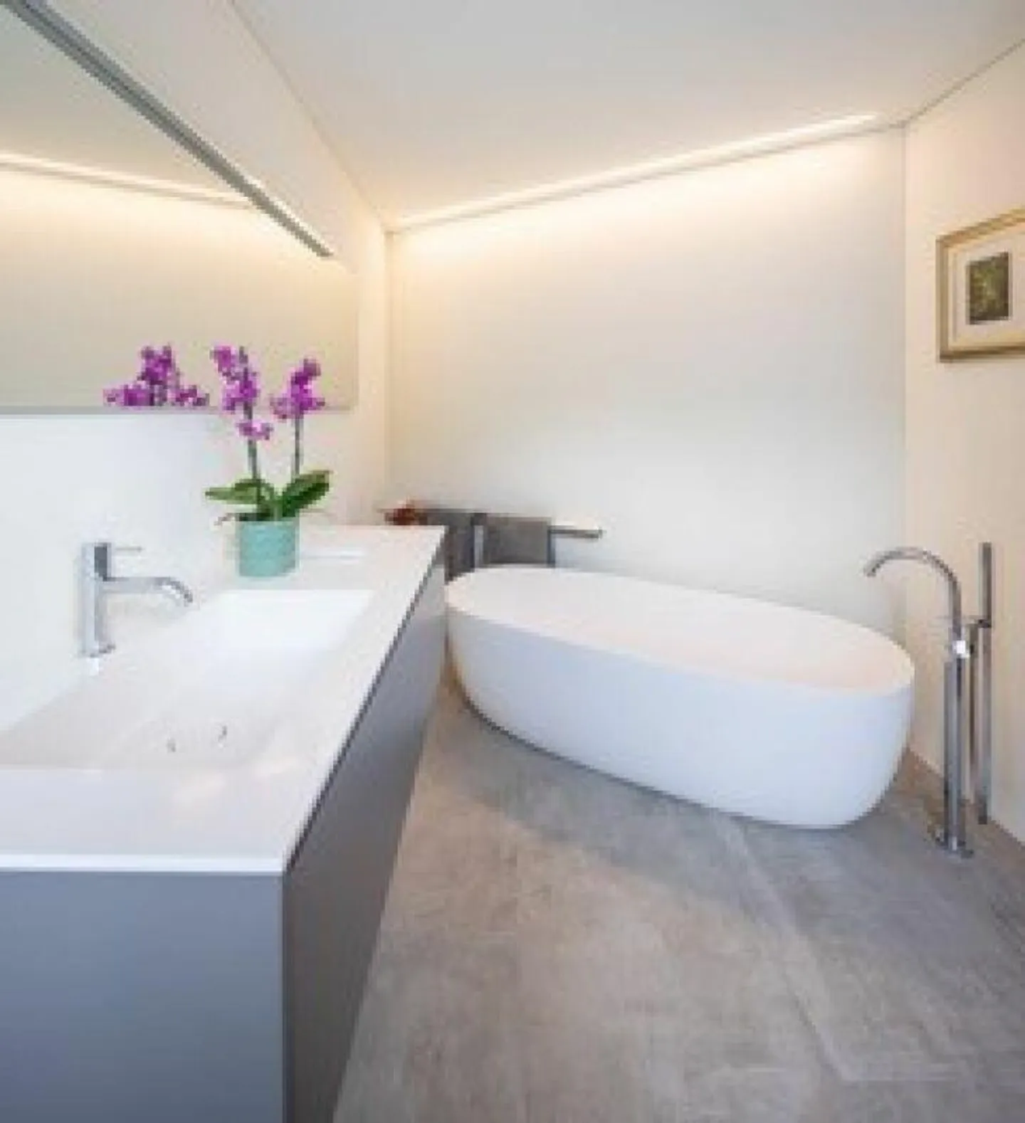MAGLIASO · PENTHOUSE APARTMENT WITH LARGE TERRACES · MODERN ELEGANCE - Photo 9 of 11