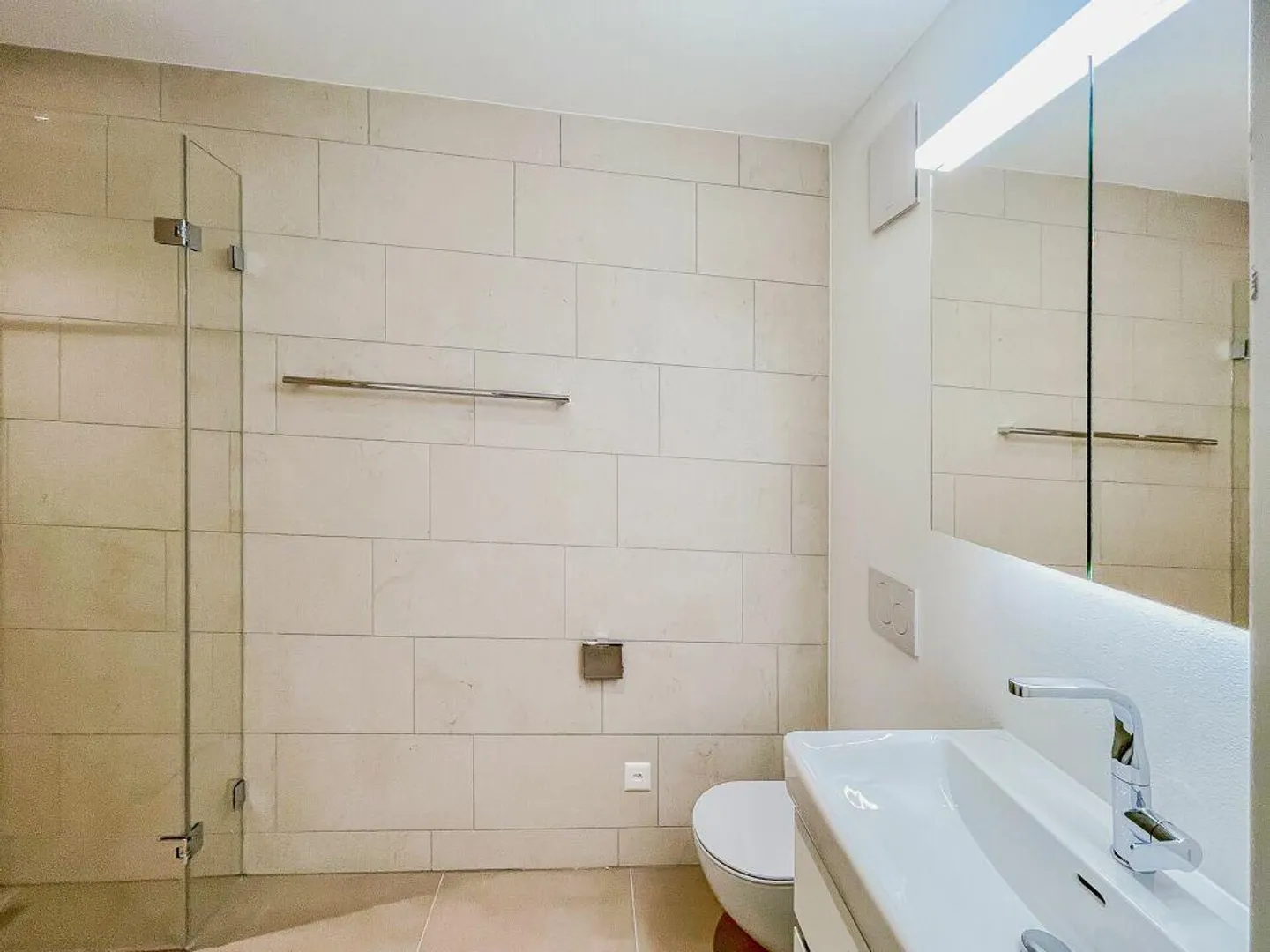 Garden apartment in a preferred location - Photo 8 of 10