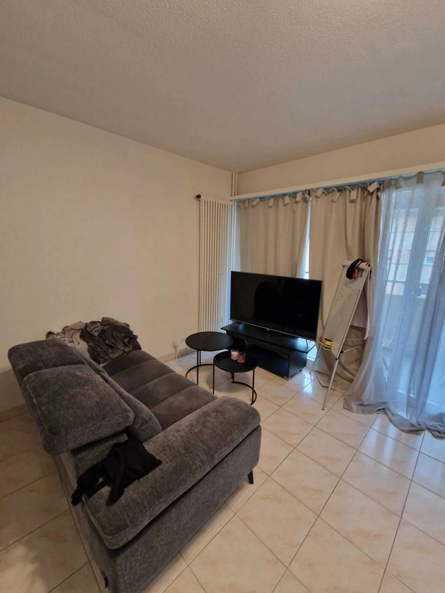 Studio au 2ème étage - Photo 1 sur 5