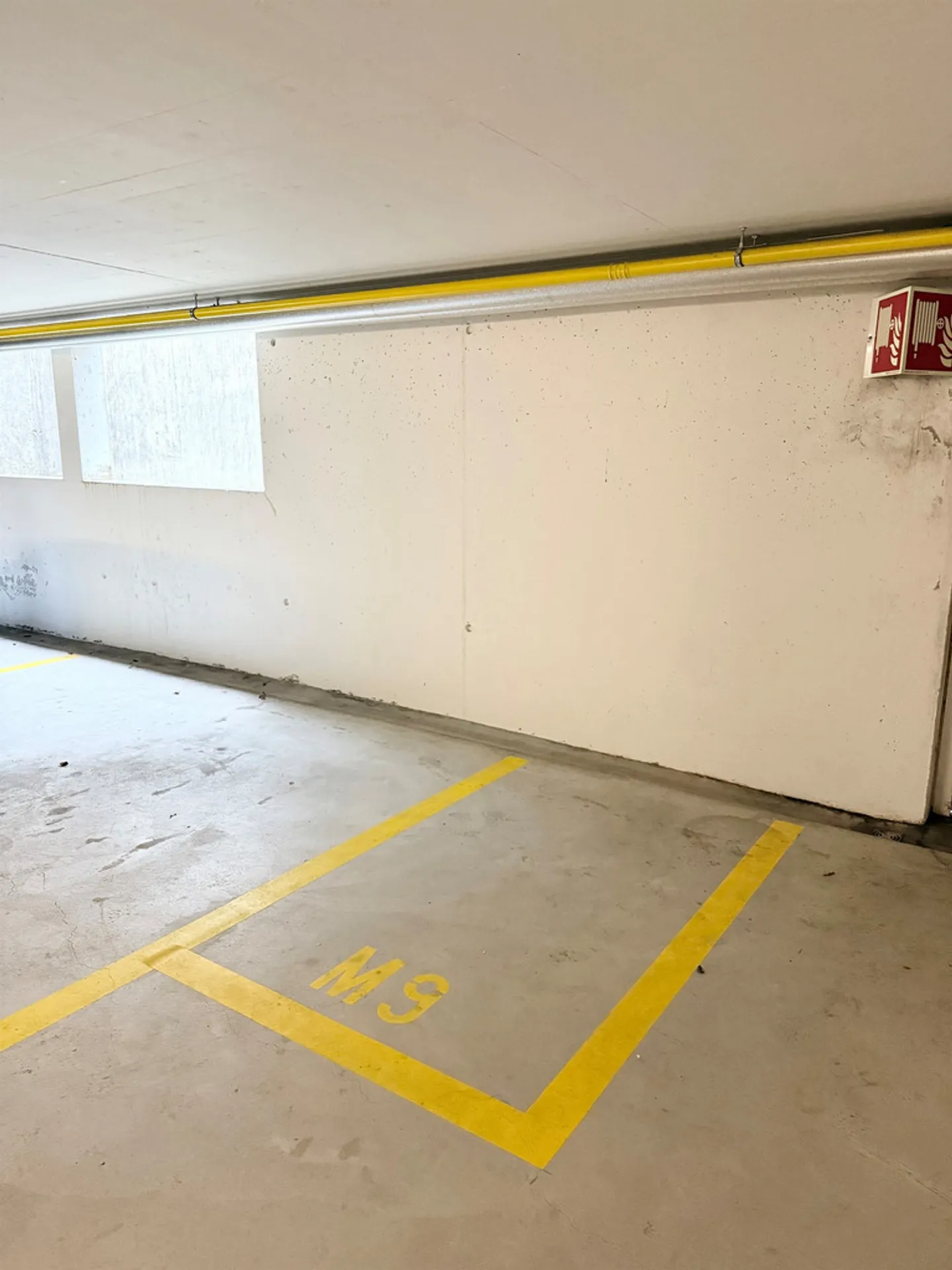 Covered motorcycle parking - Photo 2 of 2