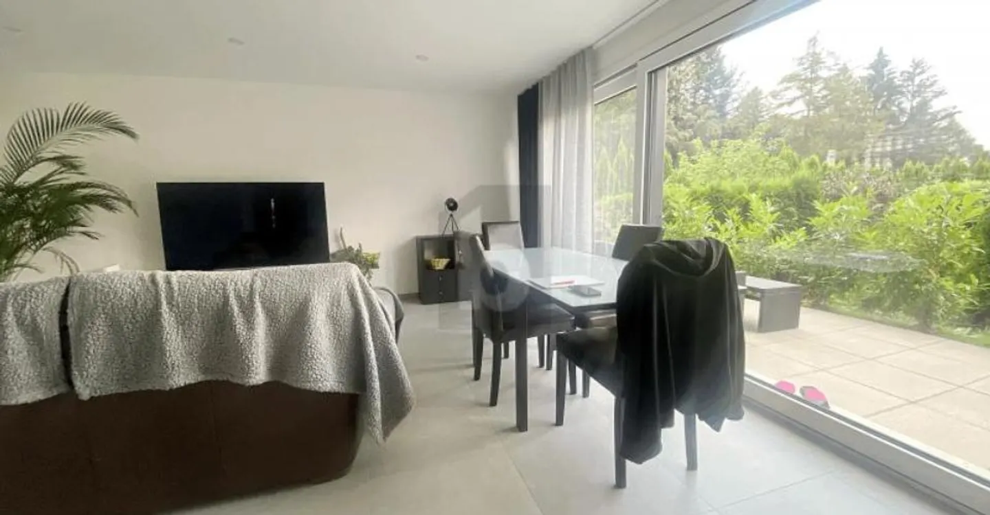 Charming Apartment with Pool - Photo 3 of 6