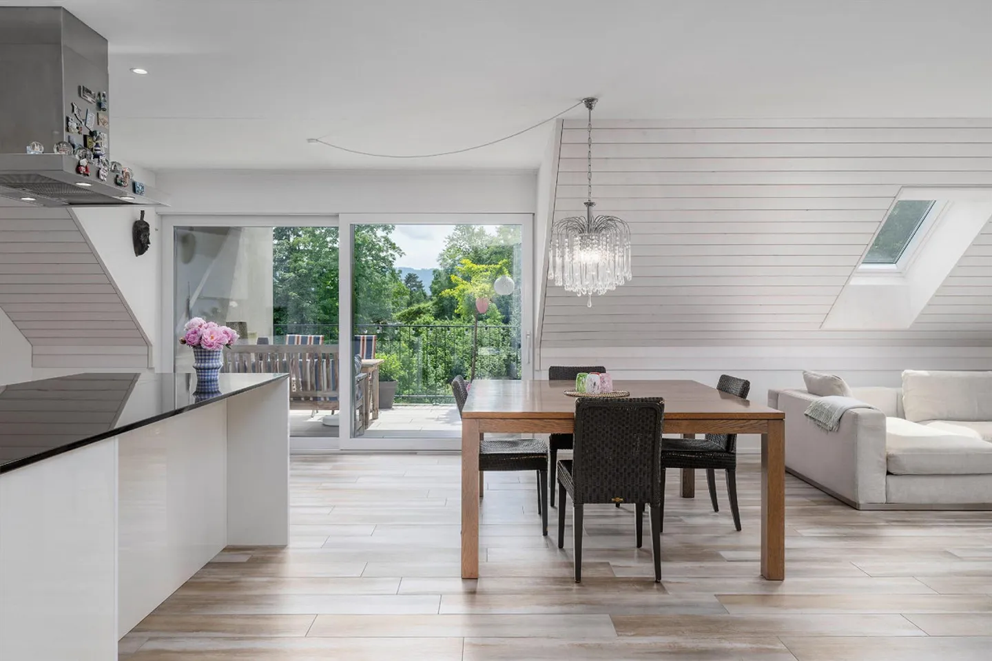 Spacious Maisonette with Style - Photo 4 of 9
