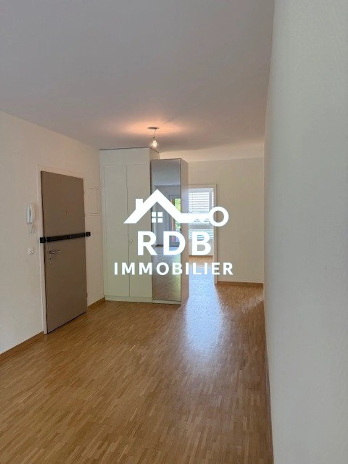 5-room apartment on the 5th floor located in Versoix 1290 - Photo 3 of 9