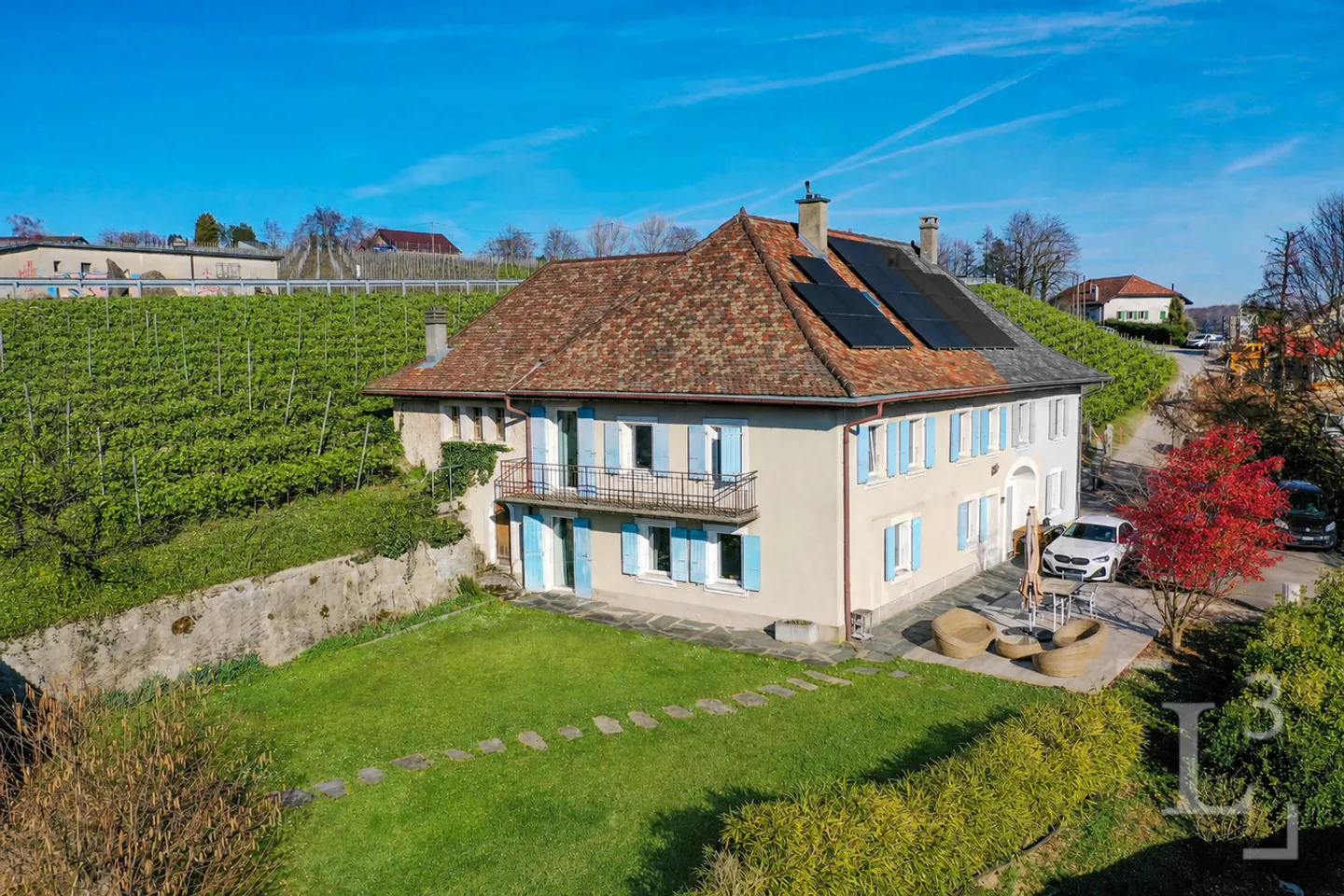 Favorite! Spacious villa with garden and unobstructed view - Photo 1 of 13