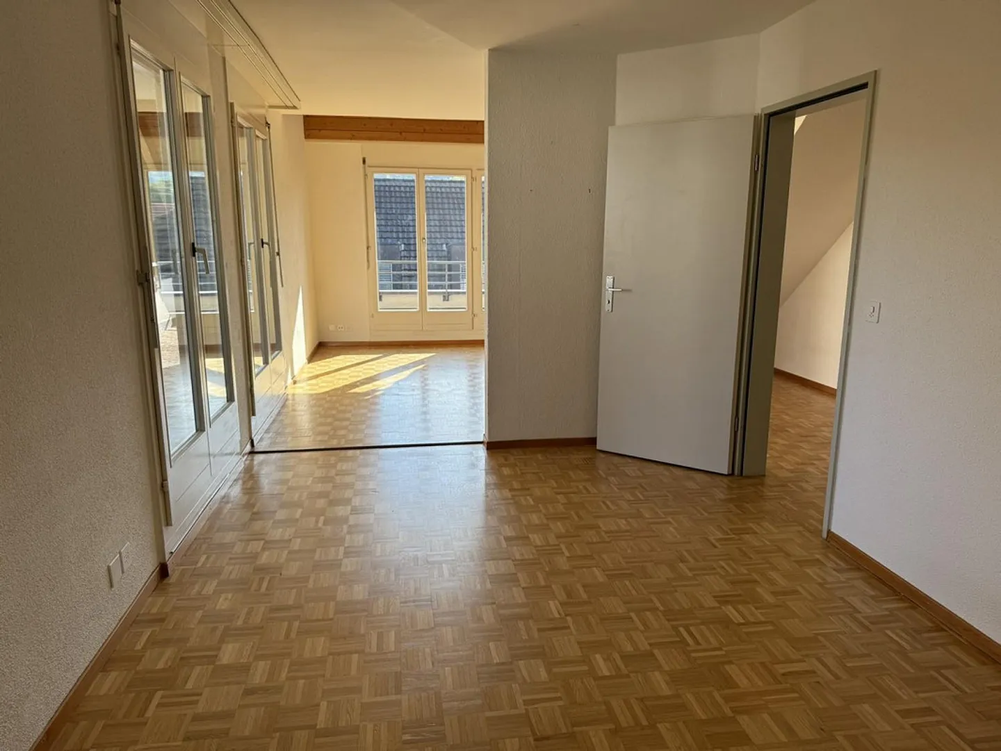 4.5-room maisonette apartment with beautiful views of greenery - Photo 9 of 12