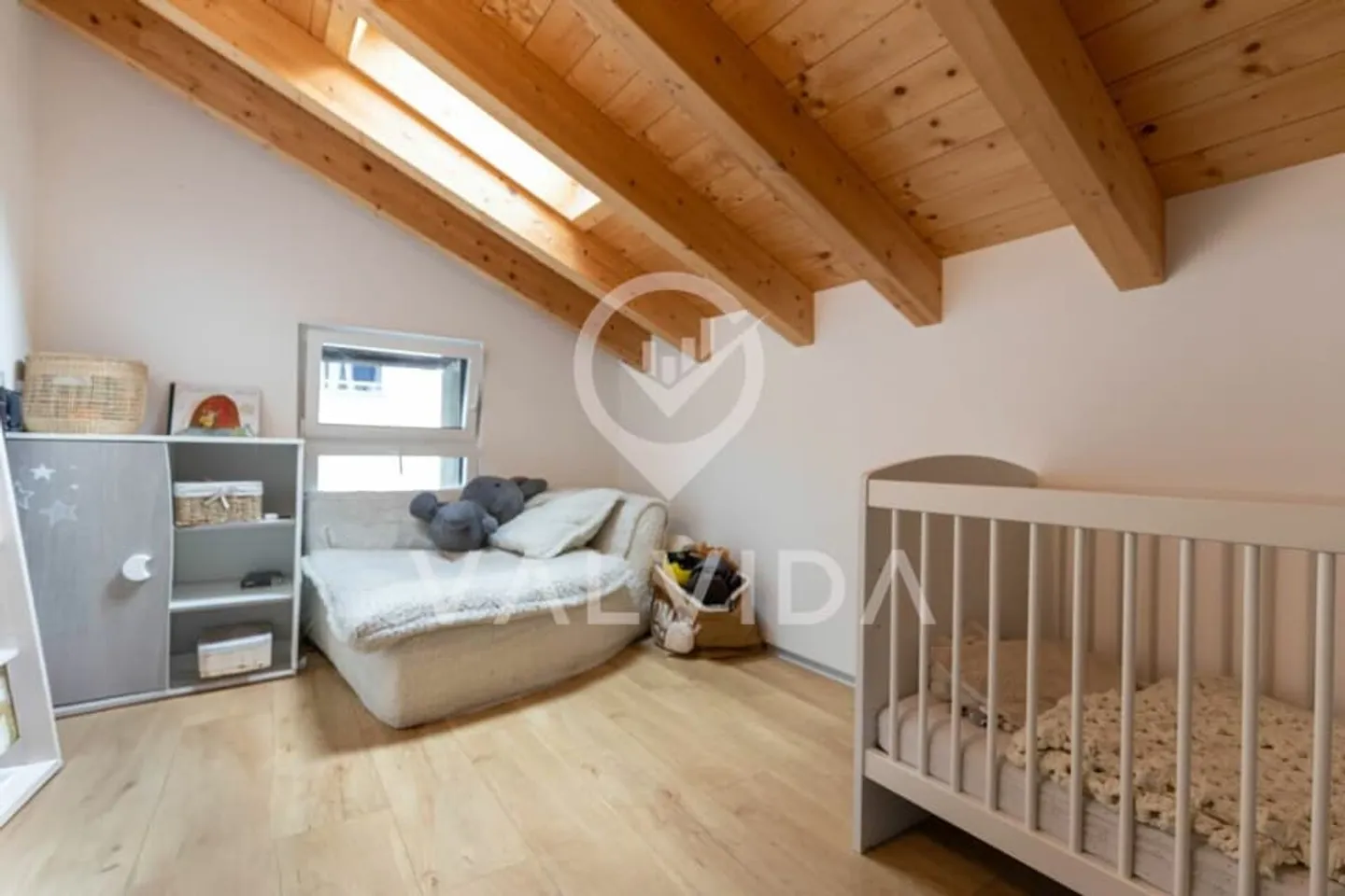 Appartamento luminoso di 4,5 stanze con 160 m² di comfort abitativo - Foto 6 di 10