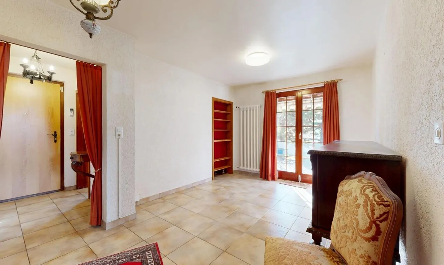 Casa luminosa 5.5 stanze, grande appezzamento e vista sulle Alpi - Foto 10 di 11