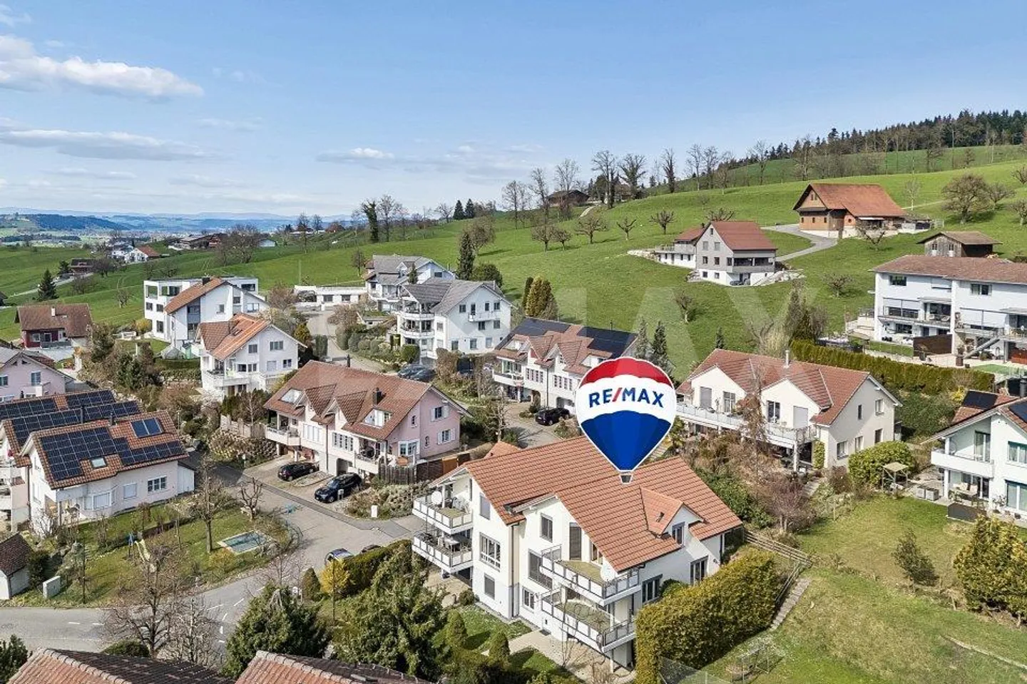 Geräumiges Doppelhaus - Foto 1 von 13