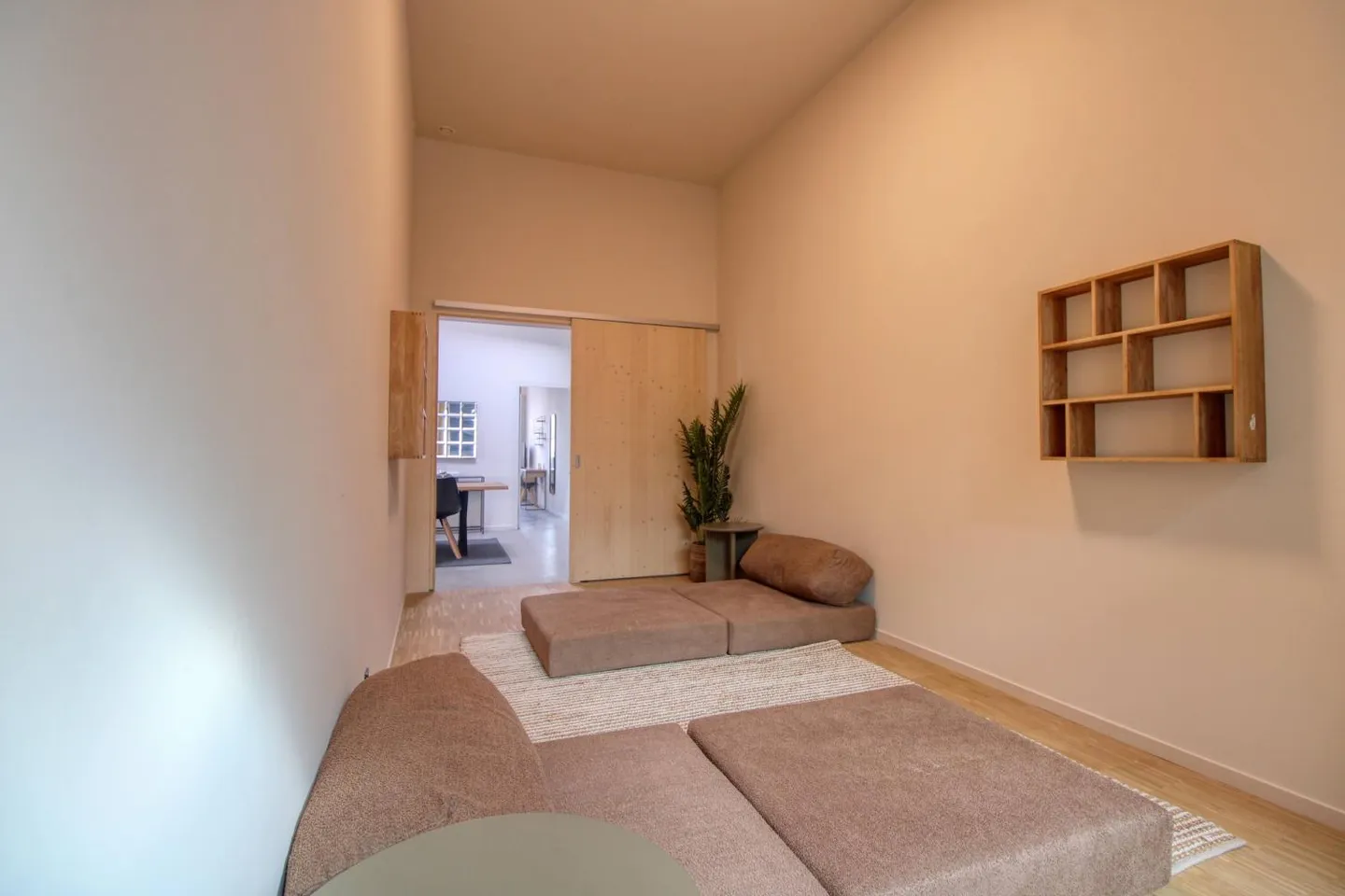 Coliving moderno che unisce intimità, lavoro e vita condivisa a Renens - Foto 17 di 30