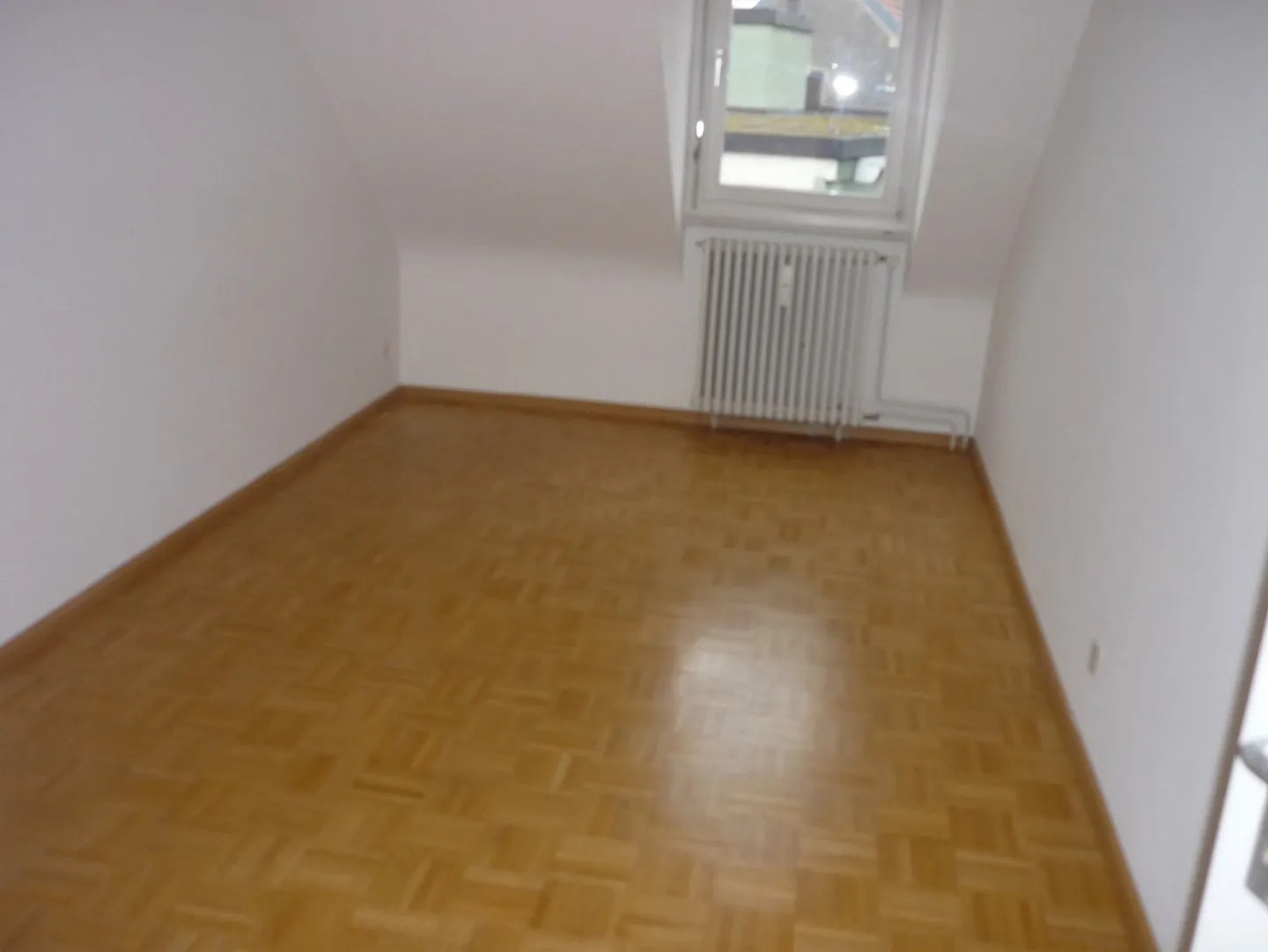 Penthouse spacieux et confortable dans un ancien bâtiment (70m²) dans le quartier de St. Johann - Photo 4 sur 5