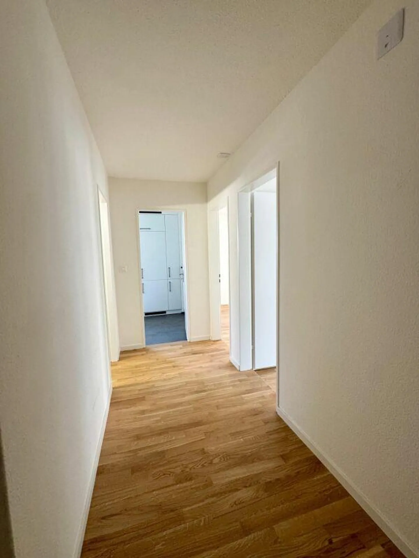 Bright and modern 3.5 room apartment for rent in the center - Photo 6 of 8