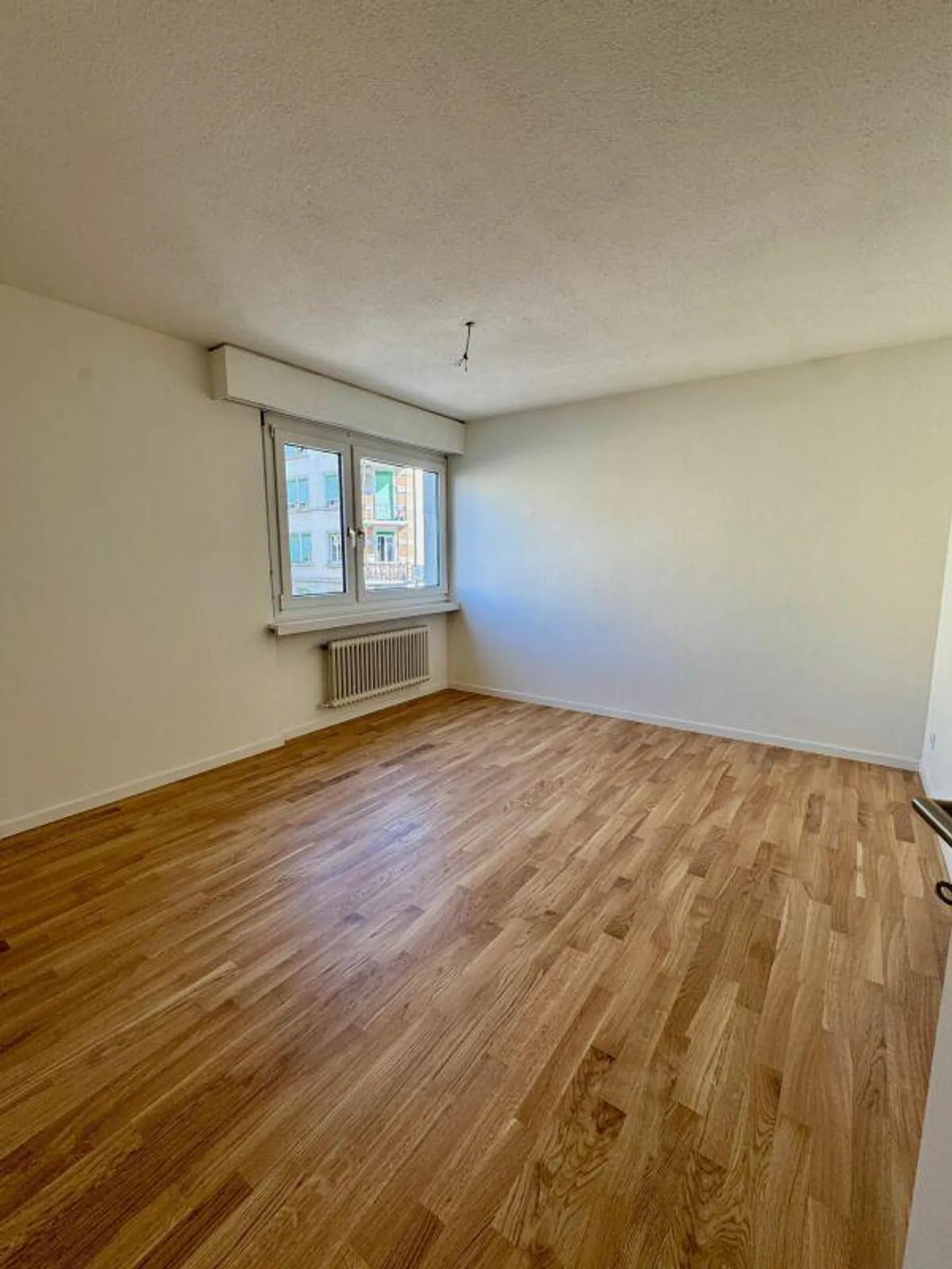 Bright and modern 3.5 room apartment for rent in the center - Photo 8 of 8