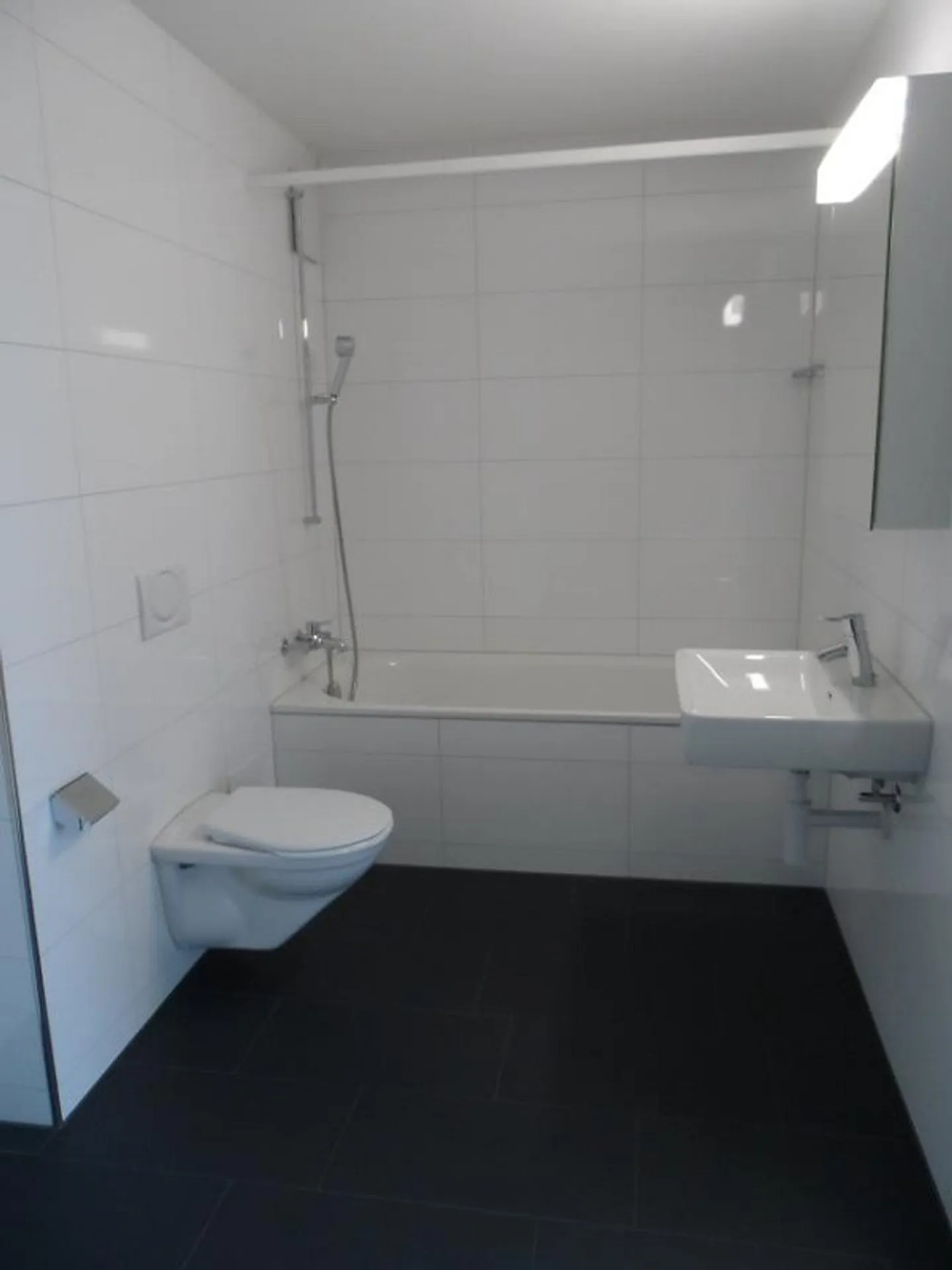 Appartement de 4,5 pièces avec deux terrasses ! - Photo 2 sur 4