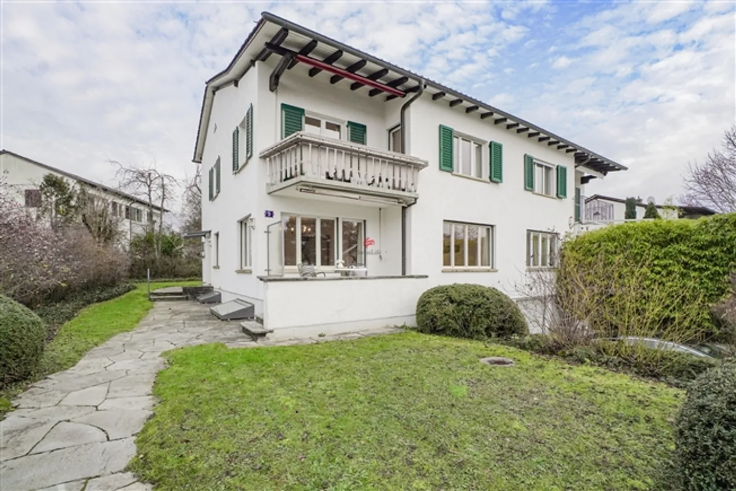 «Familienhaus an ruhiger Lage in Witikon» - Foto 1 von 18