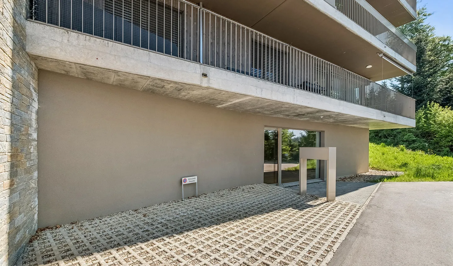 Modernes Gewerbeobjekt in Schötz - Foto 2 von 11