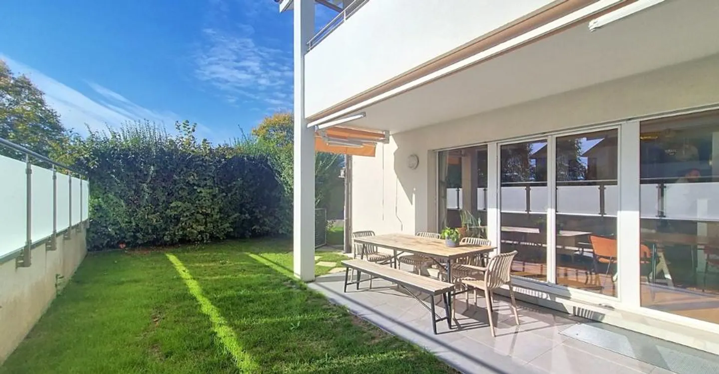 Bel appartement avec terrasse et jardin au cœur d'Eysins ! - Photo 1 sur 10
