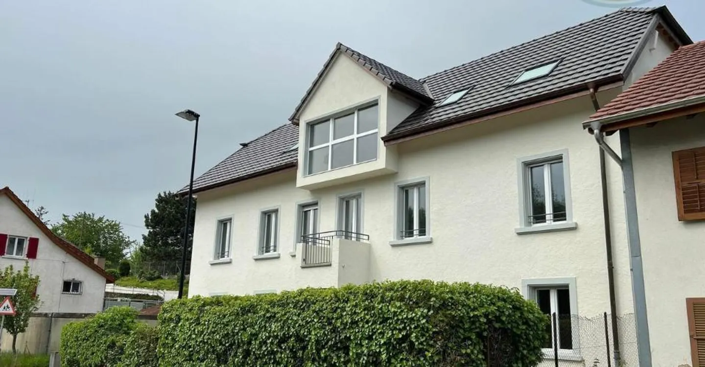 Edificio di rendimento con un lotto edificabile di circa 550 m2 - Foto 2 di 13
