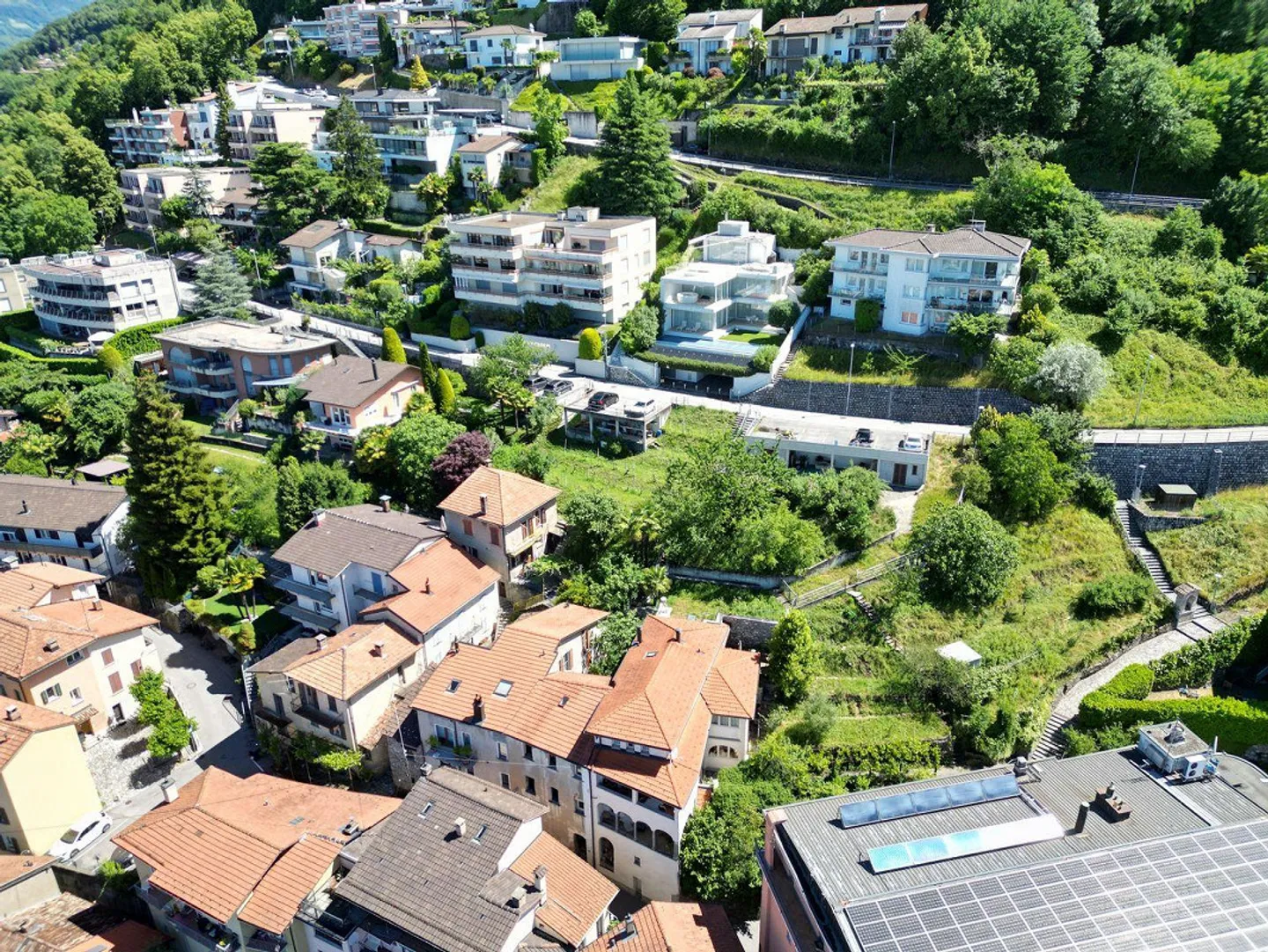 Exclusive Building Plot in Brè with Development Potential - Photo 3 of 3